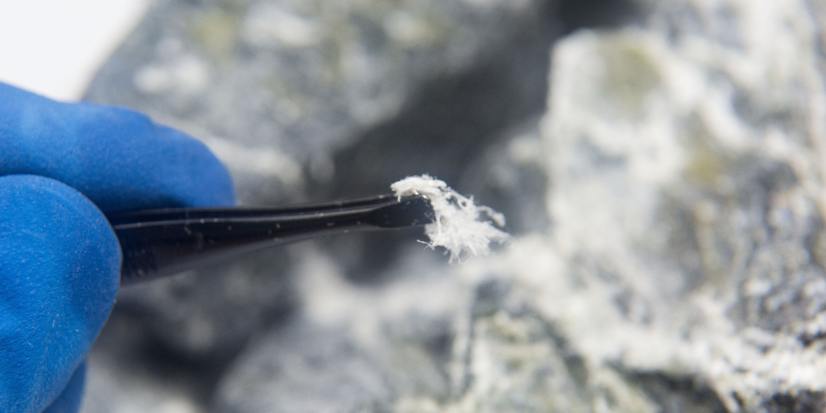 An example of asbestos fibres.